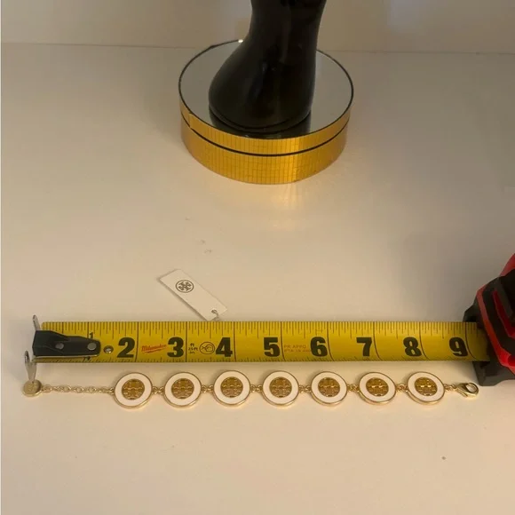 Authentic Tory Burch 18 Gold Plated White and Gold Enamel Logo Link Bracelet New - Picture 5 of 8